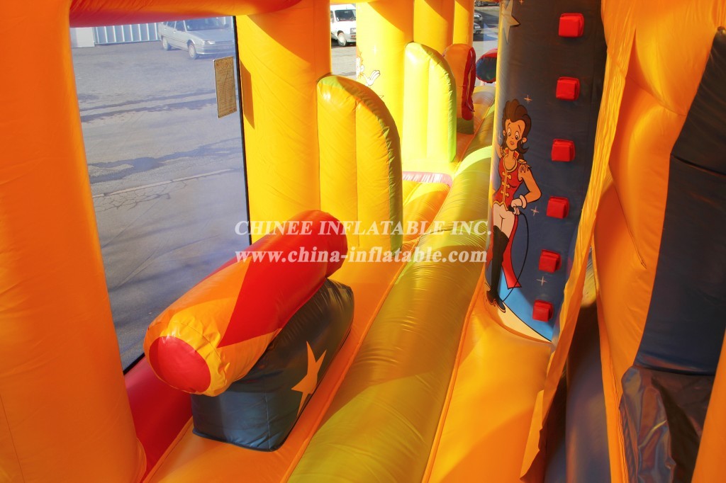 T2-3623 Acrobat Circus Inflatable 15M Couvert