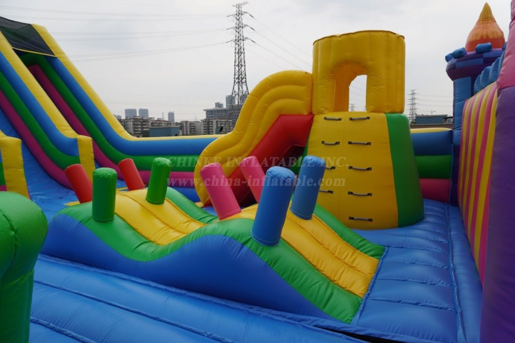 GF2-160C Giant Inflatable Castle Park