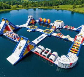 S687 Parc aquatique gonflable sur le thème de Gundam