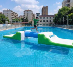 T10-632 Jeu aquatique gonflable - Jeu d’équilibre