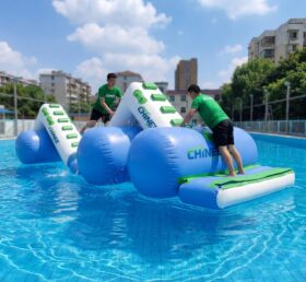 T10-629 Pont d’escalade gonflable en forme de S pour parc aquatique