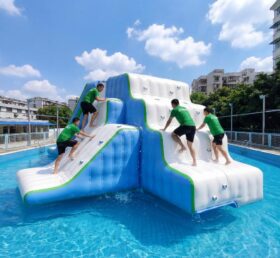 T10-631 Plateforme de plongée aquatique gonflable avec toboggan